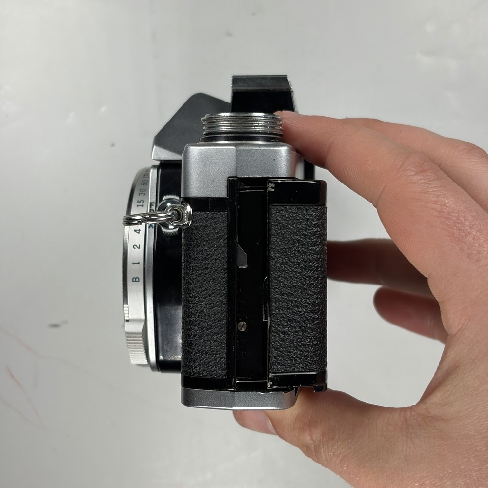 VTG Olympus OM-1N 35mm SLR Film Camera Body Only Silver REPAIR - Picture 8 of 12
